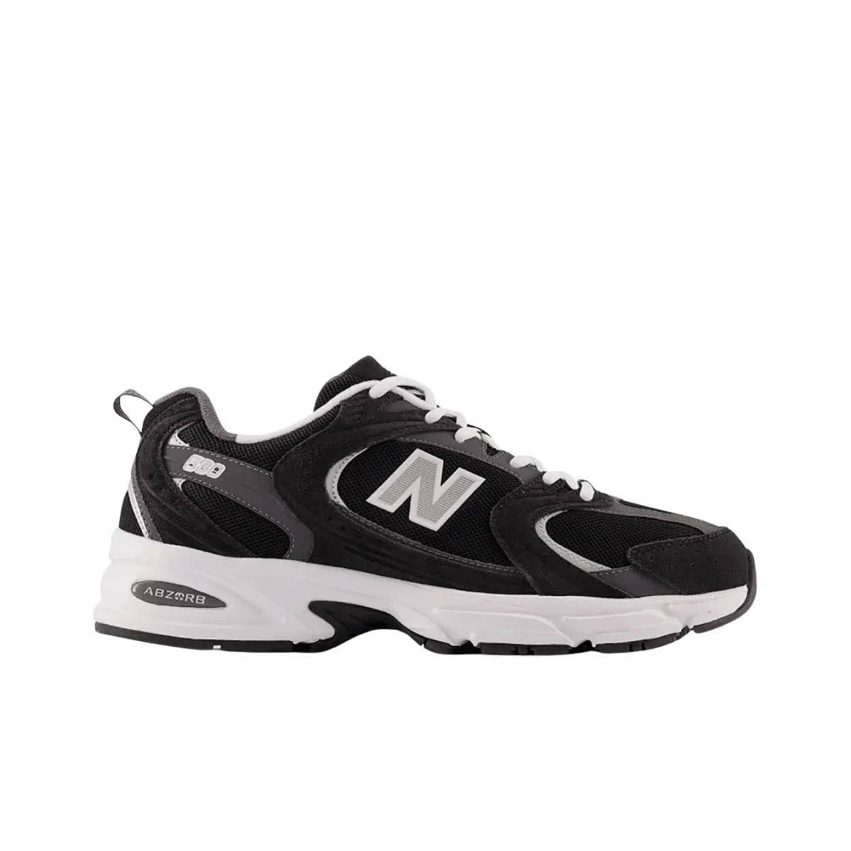 Black and white New Balance sneaker with mesh and suede, ideal for streetwear style