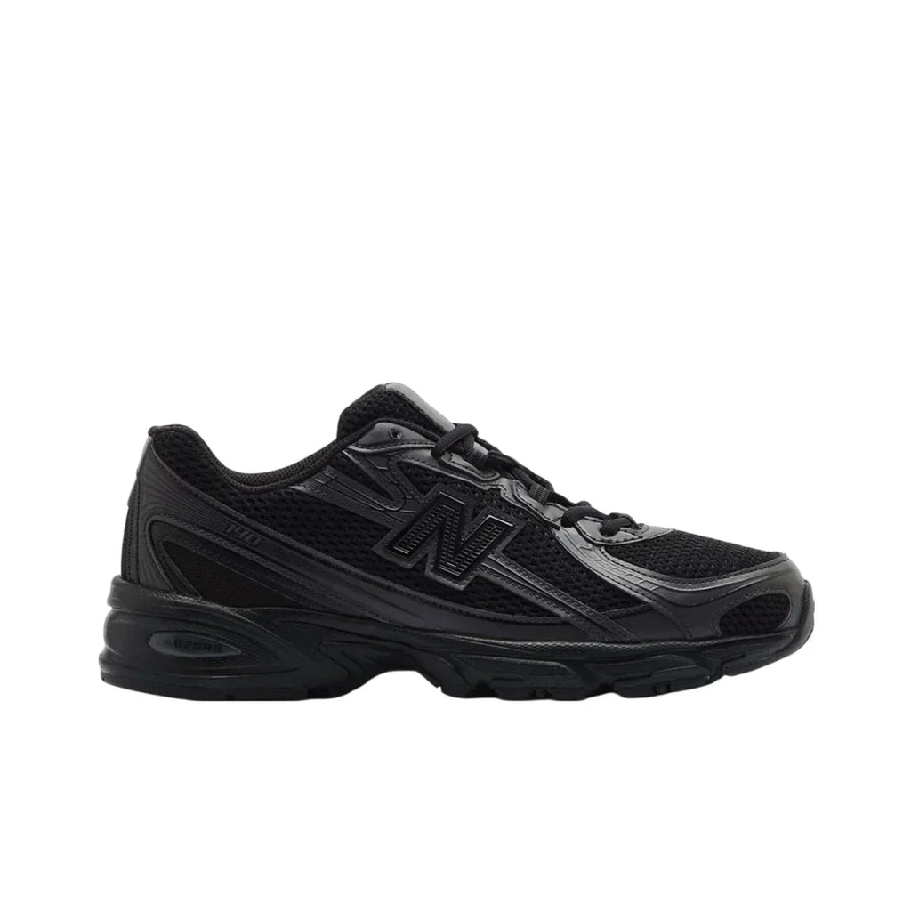 New Balance 740 Triple Black
