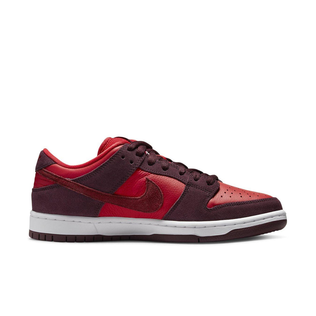 New In Box Nike SB Dunk Low Mystic Red and Rosewood - Size 4.5