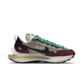 Nike Vaporwaffle sacai Villain Red Neptune Green - dropout