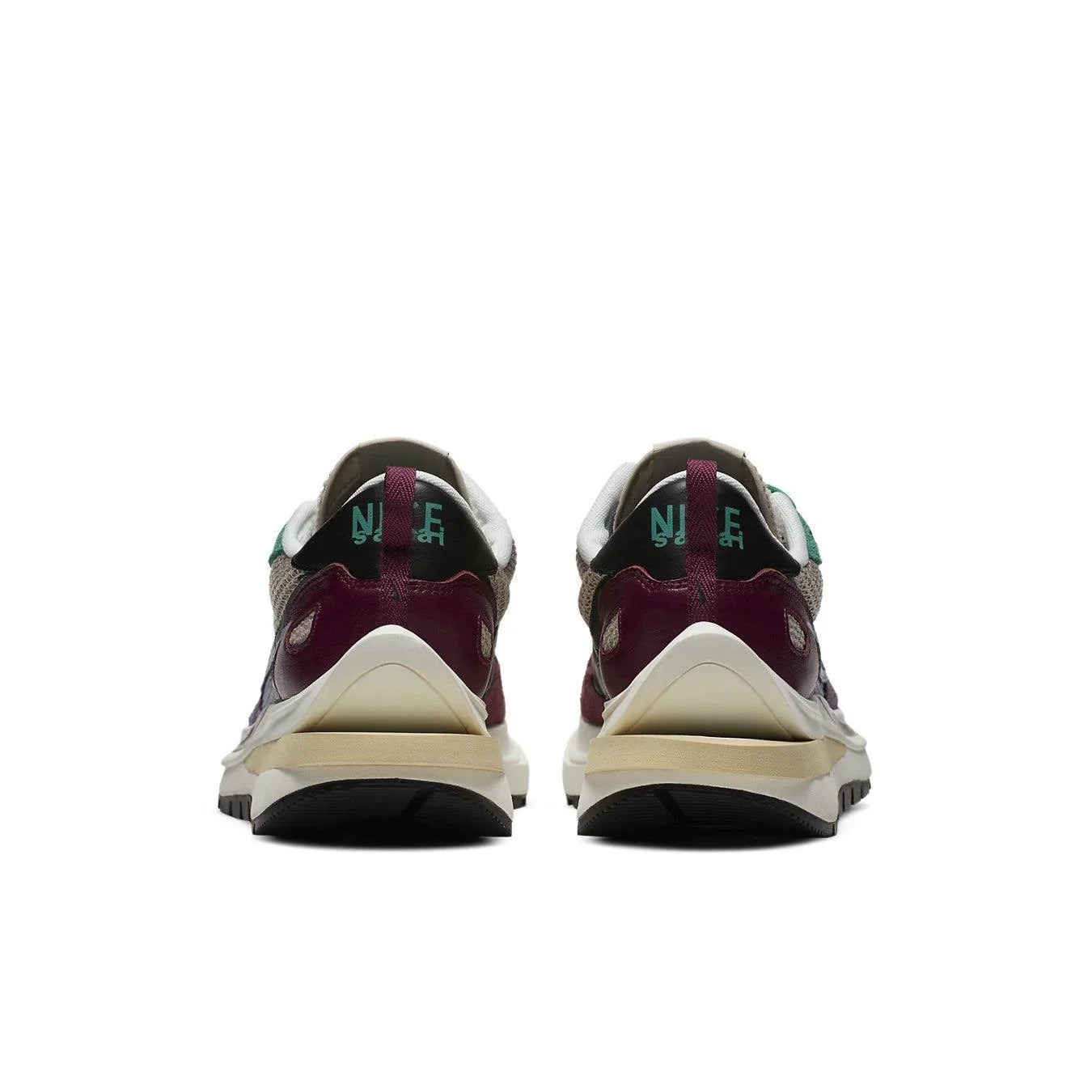 Nike Vaporwaffle sacai Villain Red Neptune Green - dropout